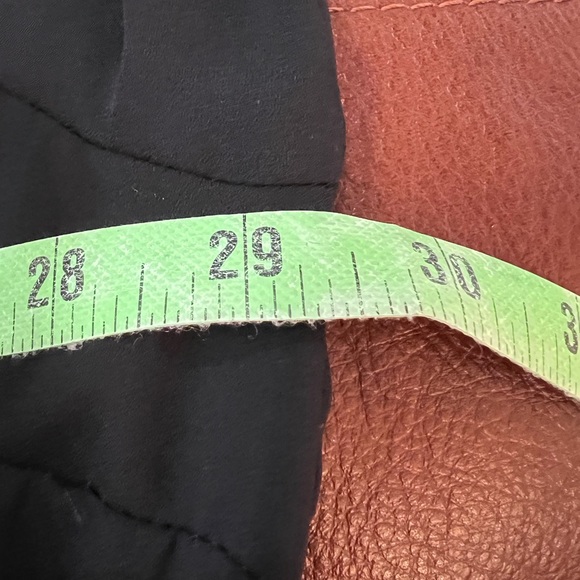 Torrid Black Hi-Lo Lace Shoulders V-Neck Long Sleeve Tunic Blouse 4X - Picture 6 of 9